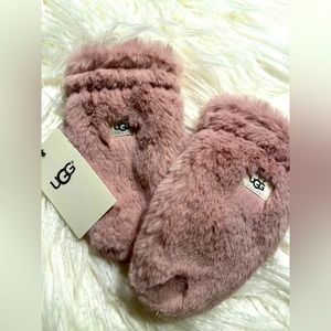 UGG GIRLS FAUX FUR MITTENS